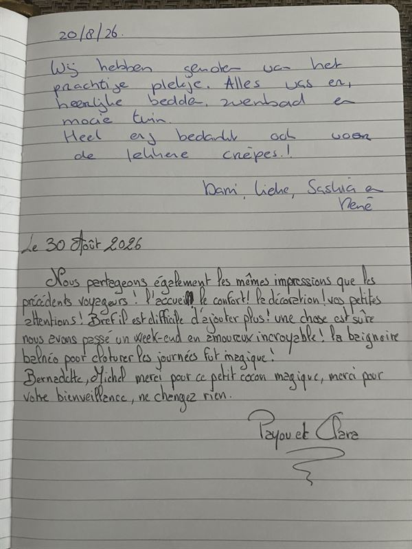 Avis manuscrit laissé par Dani et Lieke, Payou et Clara — août 2026