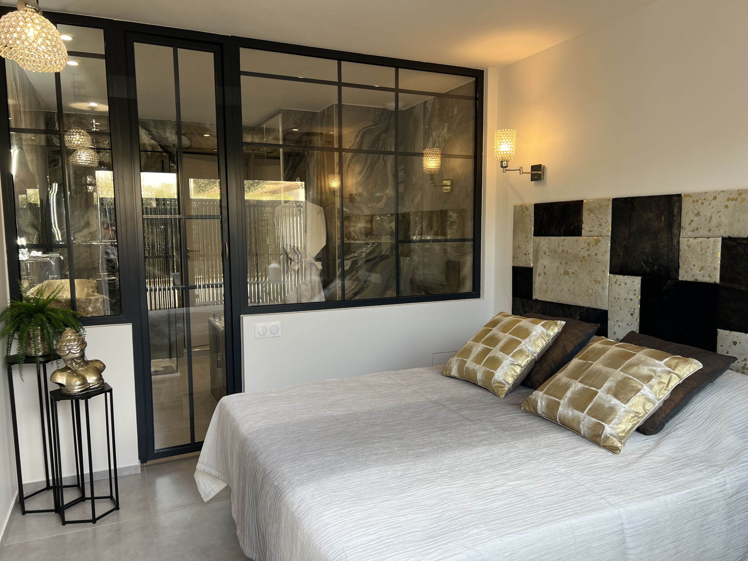 Chambre d'hôtes Suite Contemporaine du gîte Arbor Vitae à Hyères