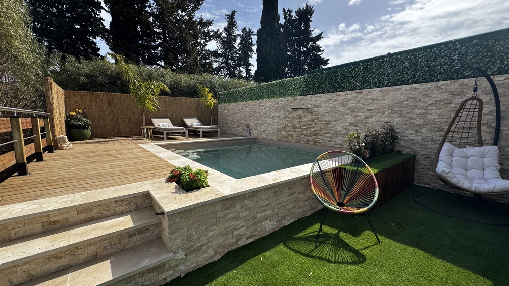 Jardin et piscine privée